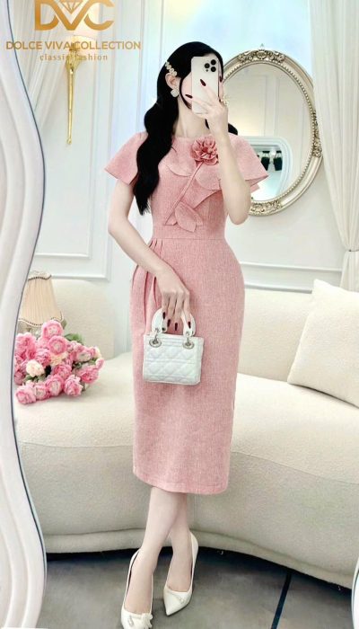 ROSE BLUSH ELEGANCE – GRACE IN EVERY STITCH | V5835