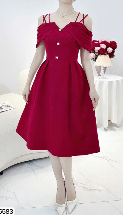 ROUGE ÉTOILÉ – A STATEMENT OF BOLD ELEGANCE | V5583