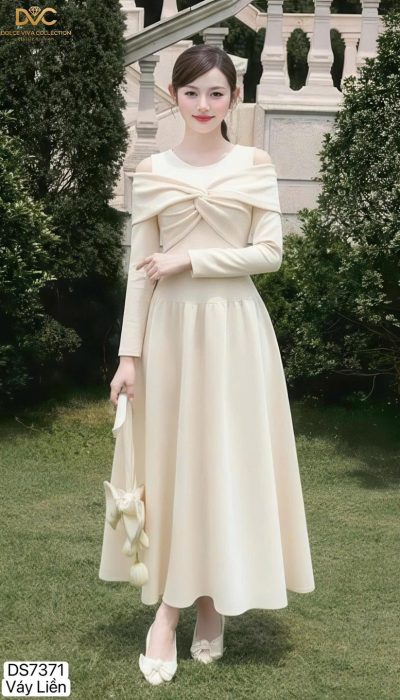 DS7371 – Sweet Autumn 🍂 | Effortless Elegance in Every Smile