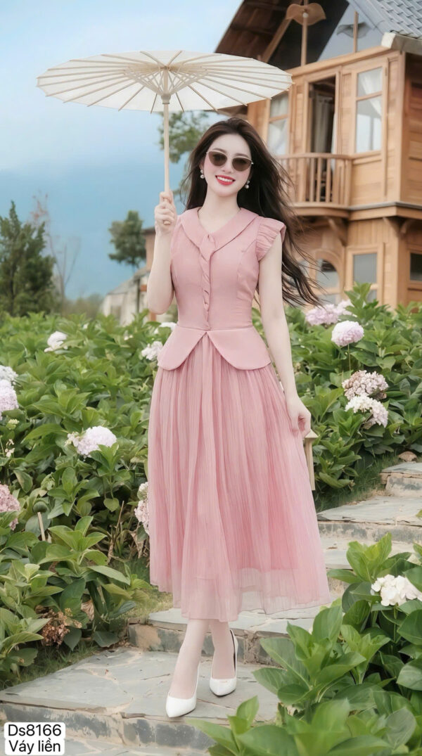 The Ethereal Romantic Silhouette Gown - DS8166