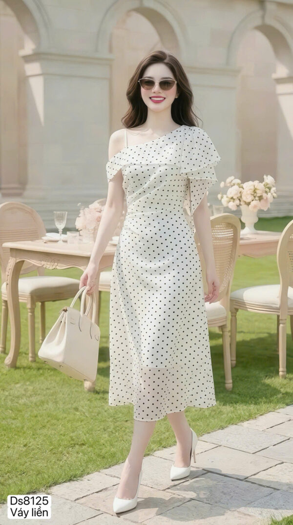 The Ethereal Silk Serenity Gown - DS8125